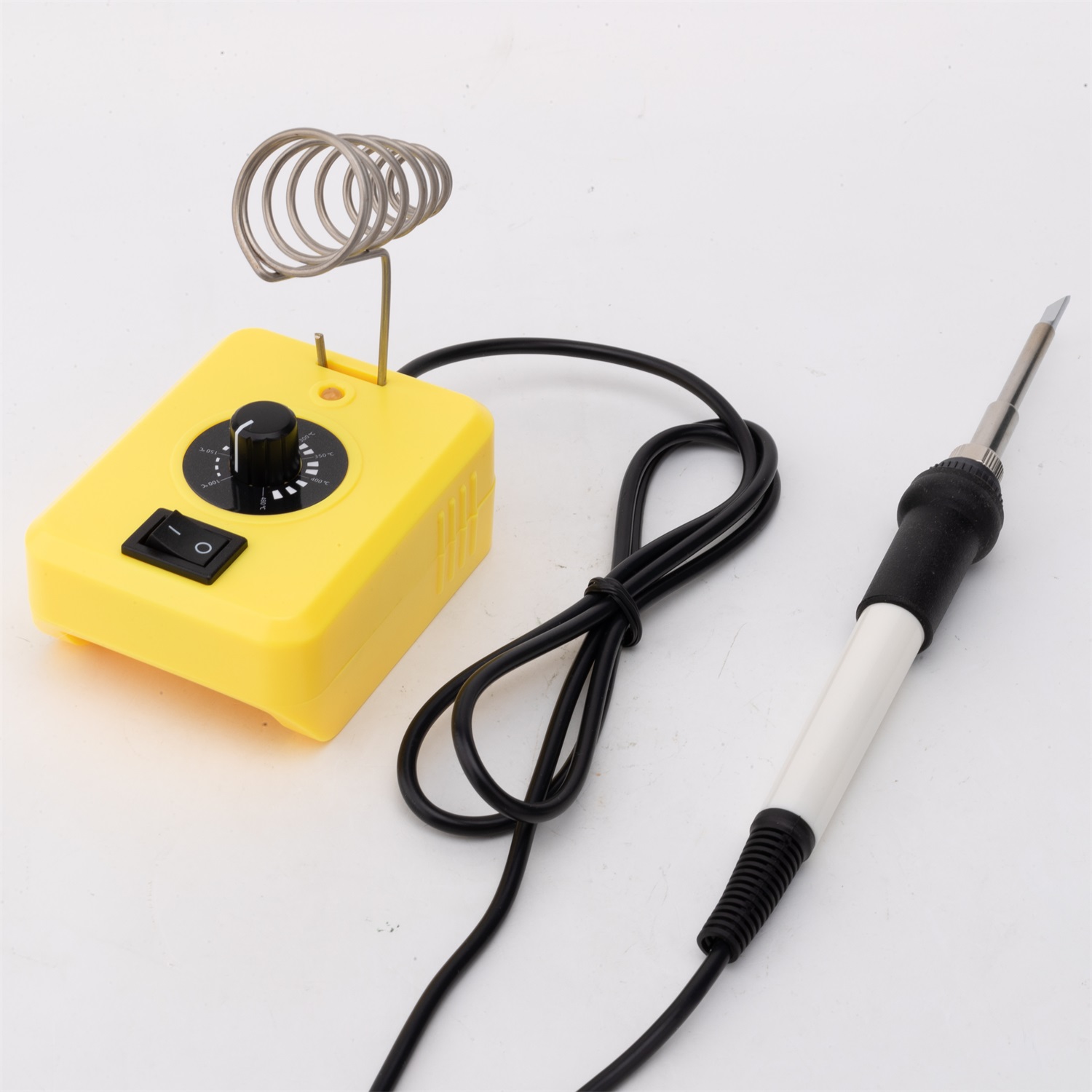 Bezprzewodowa lutownica DeWalt – Soldering Station T12 Oled recenzja i cena